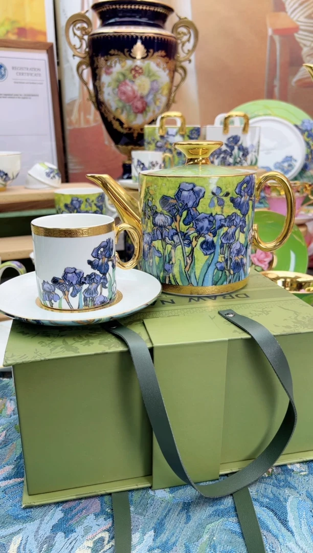 瓷片鸢尾花一壶两杯组合