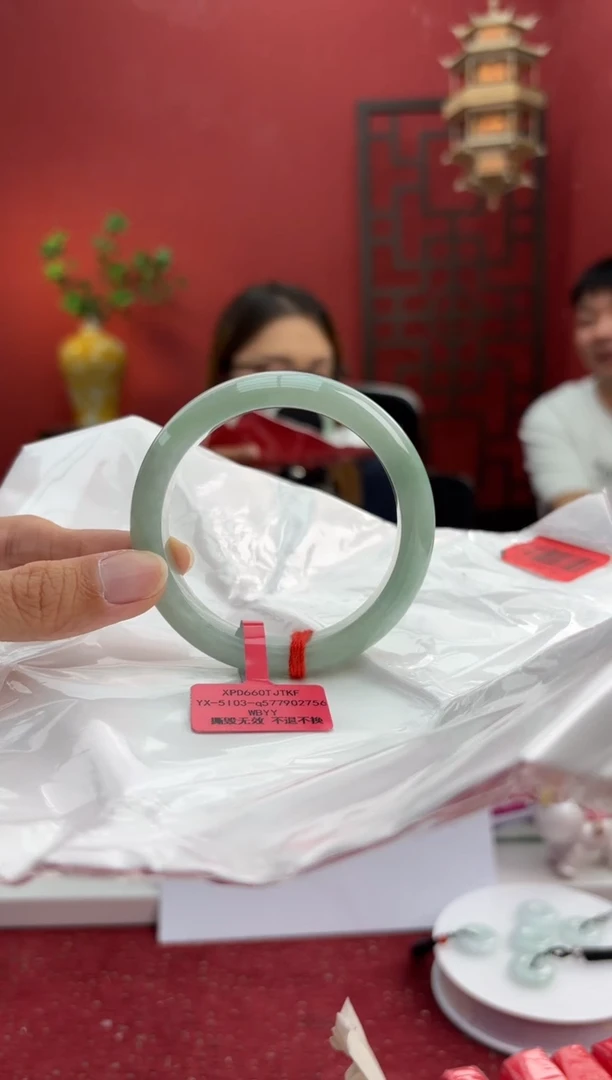 未镶嵌手镯翡翠翡翠手镯