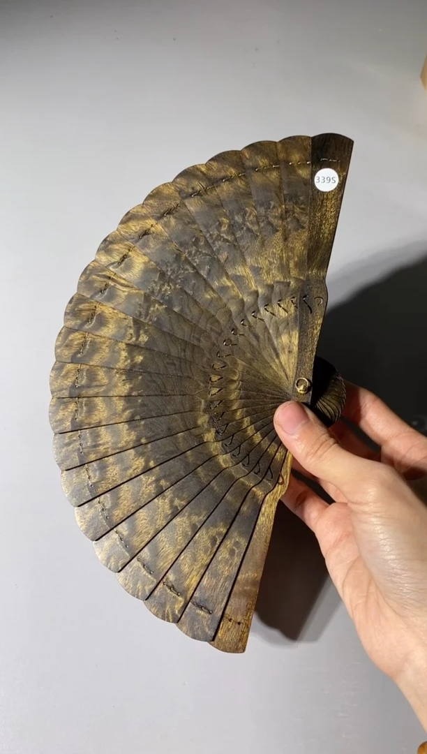 【闪购商品】金丝楠木雕339号15cm金丝楠木小叶桢楠扇子