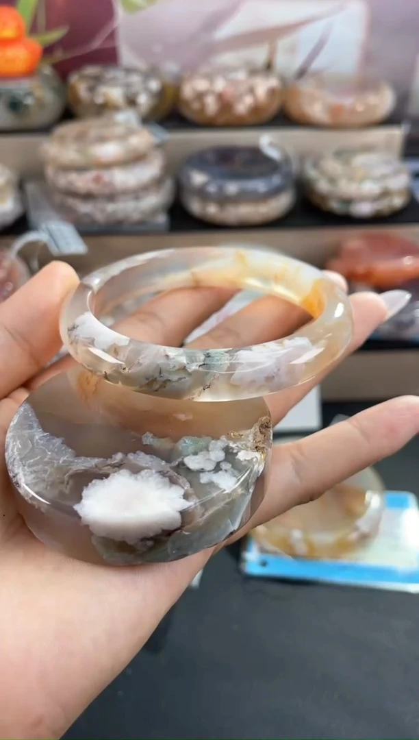 未镶嵌手镯石英质玉63