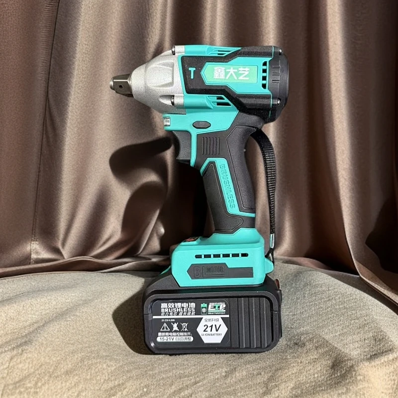 《700N电动扳手》纯铜无刷锂电电动扳手10节动力电池