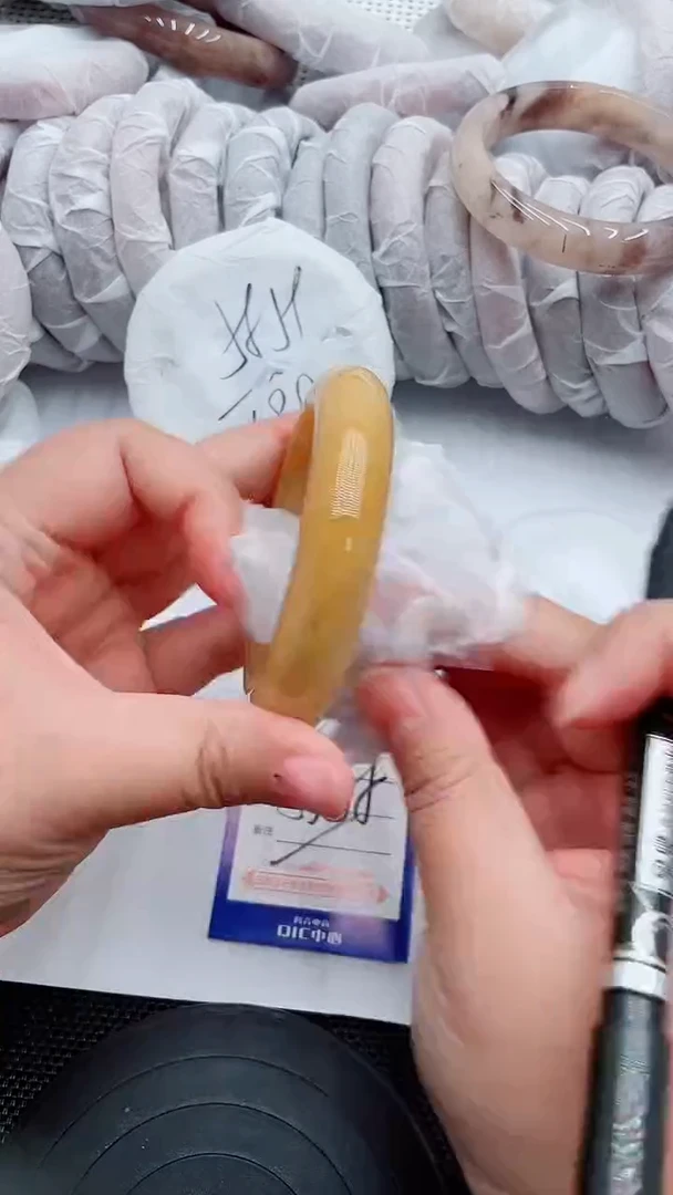 未镶嵌手镯石英质玉166-57-58