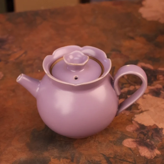 古道源丁香紫花口手执壶 A13440