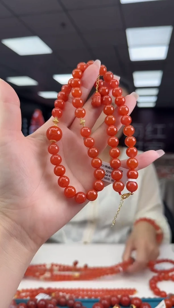 南红玛瑙珠串未镶嵌多样发其一/