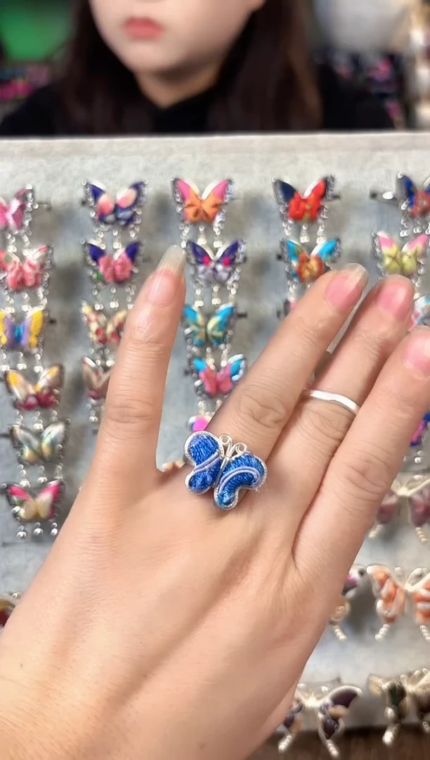 彩云南阁非遗老绣饰品616*