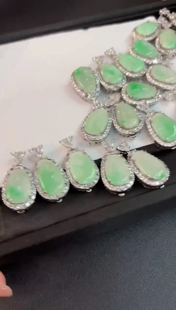 吊坠(不含链)未镶嵌翡翠如意 缅甸A货/多样性发货/一件