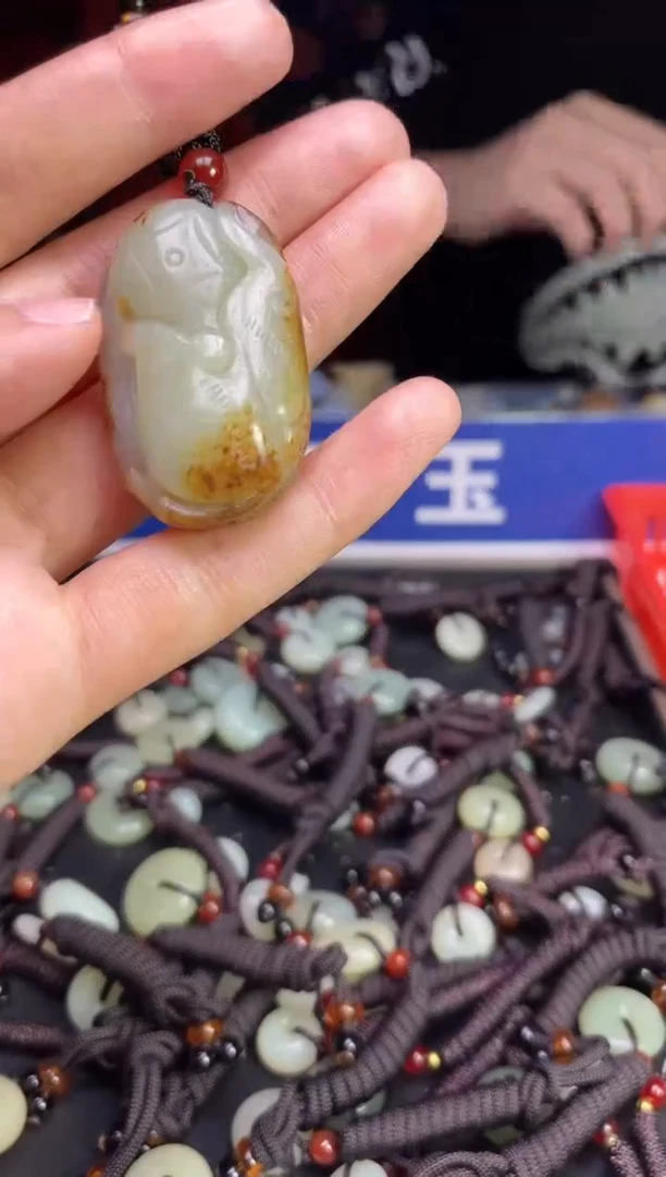 未镶嵌和田玉挂件1