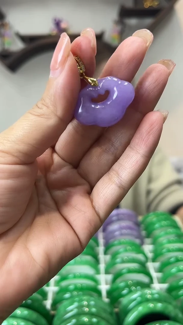 【闪购商品】翡翠颈饰未镶嵌a43 手工雕刻吊坠