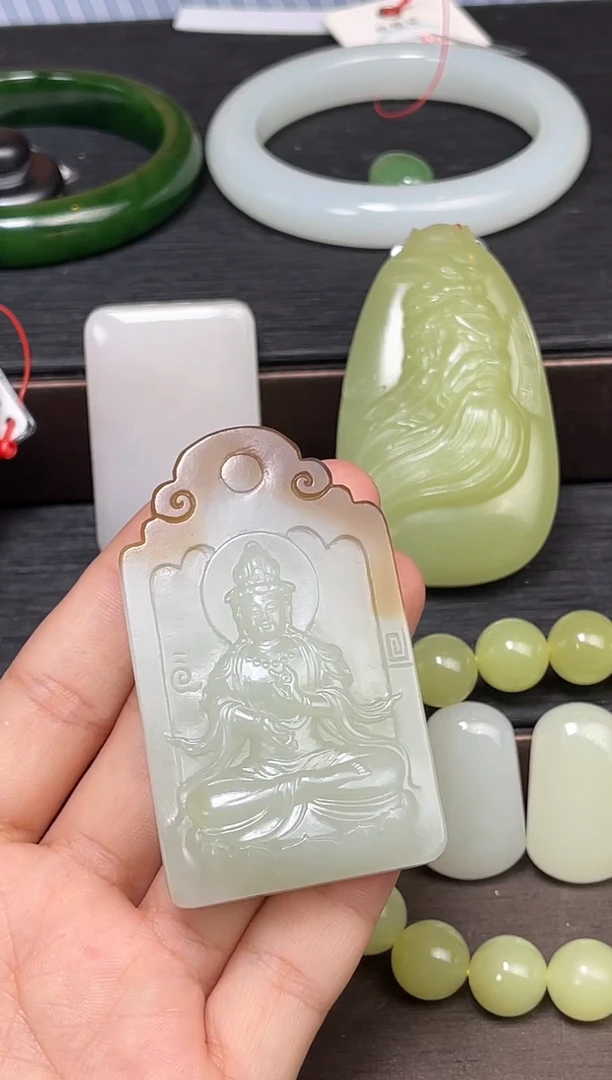 吊坠(不含链)未镶嵌和田玉且末金山糖白 观音9008084