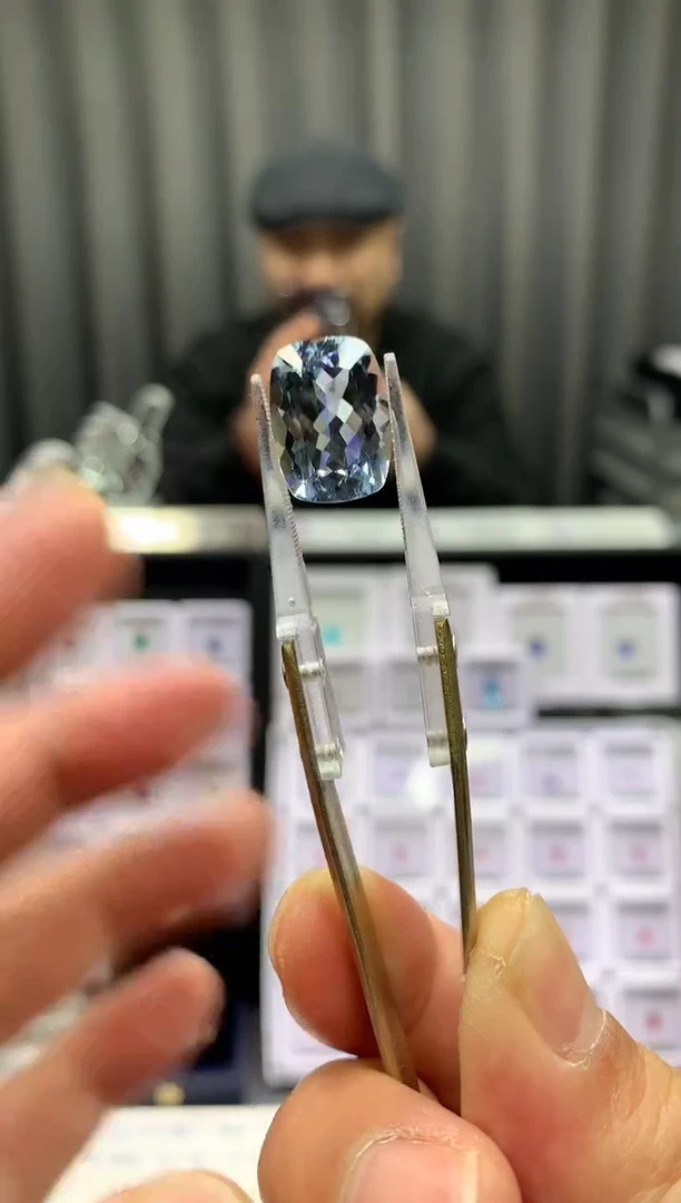 【闪购商品】海蓝宝石笔搁未镶嵌7.06ct 19