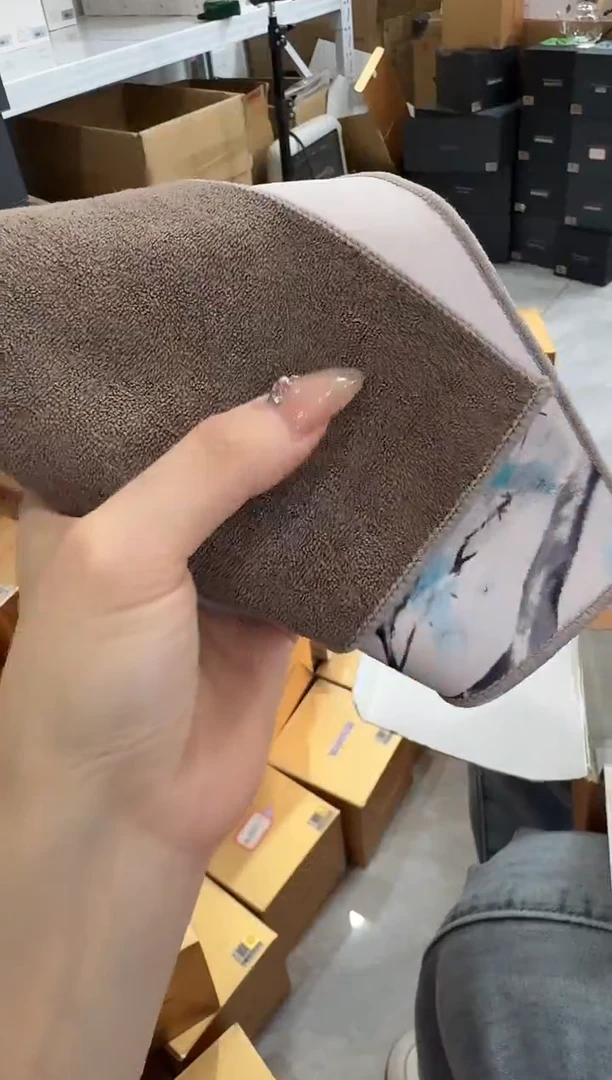 @@禾器麂皮绒茶巾两条