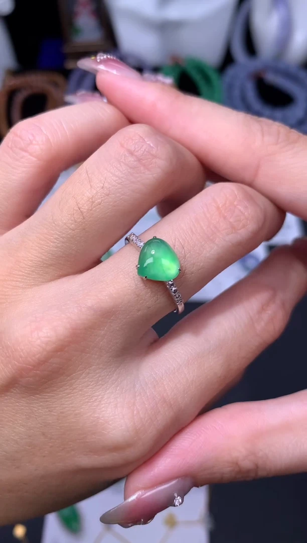 18K金镶嵌定制翡翠48小时鉴赏期 退货不扣服务费