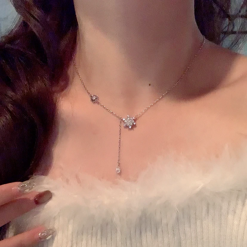 铜合金项链 秋冬轻奢可旋转闪锆雪花流苏项链女气质颈链毛衣链
