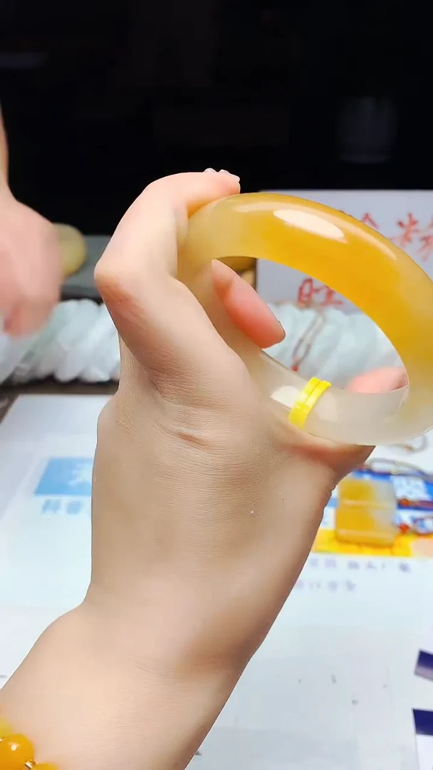 石英质玉手镯未镶嵌149-6162