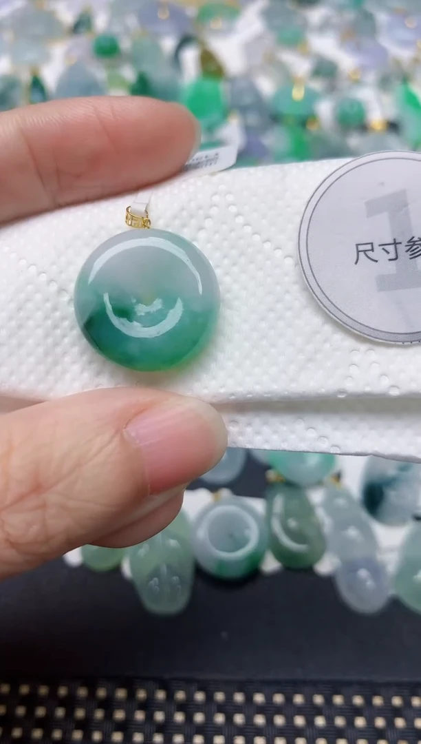 颈饰18K金镶嵌翡翠天然缅甸A货翡翠