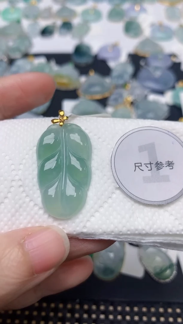 颈饰18K金镶嵌翡翠天然缅甸A货翡翠