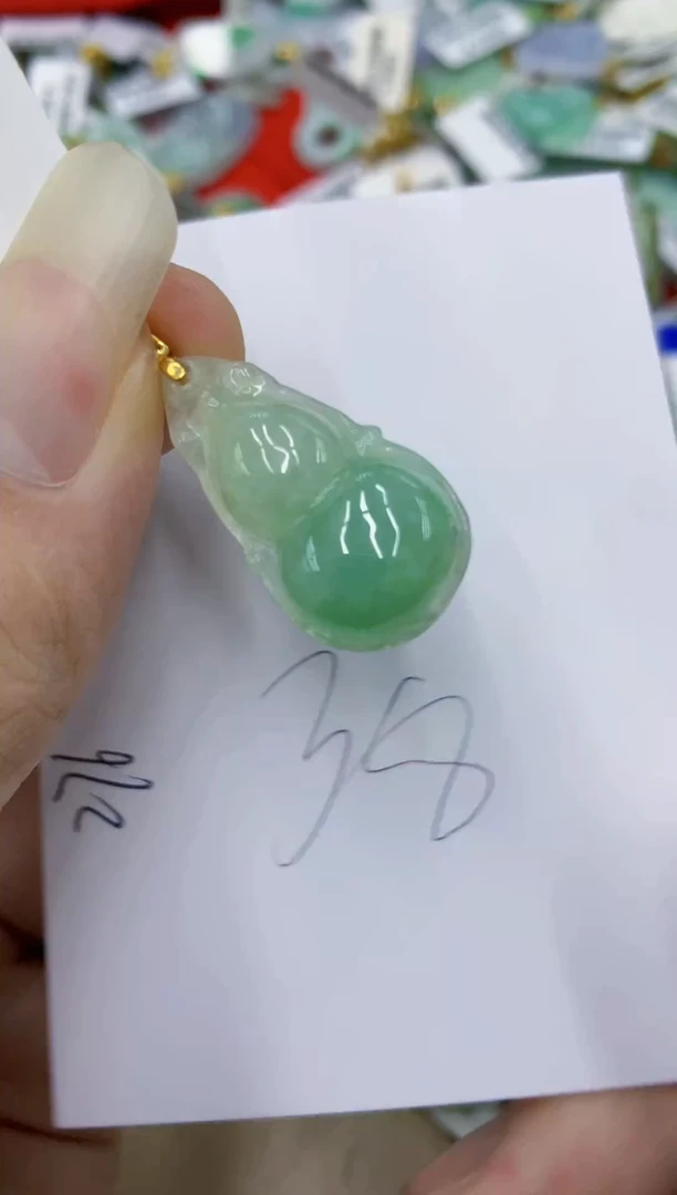 翡翠未镶嵌颈饰111111111111
