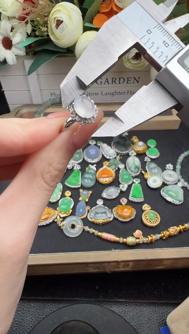 套链18K金镶嵌翡翠勿拍