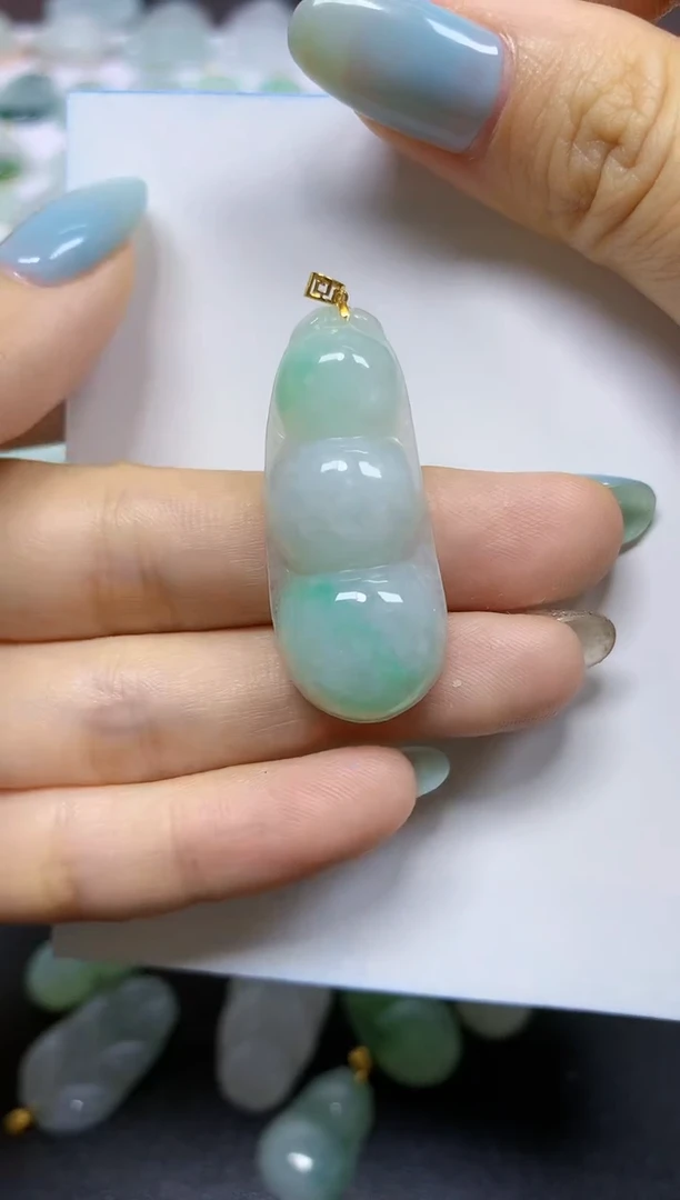 翡翠18K金镶嵌颈饰天然翡翠A货