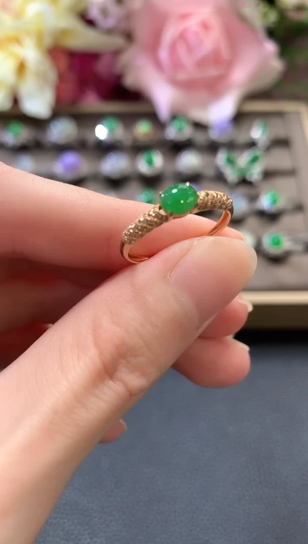 18K金镶嵌戒指翡翠a28