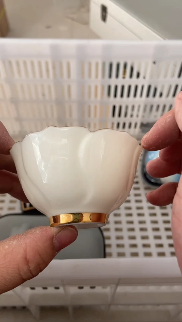 杯无运费险有瑕疵的摄影的产品有使用过的痕迹有点脏介意勿拍