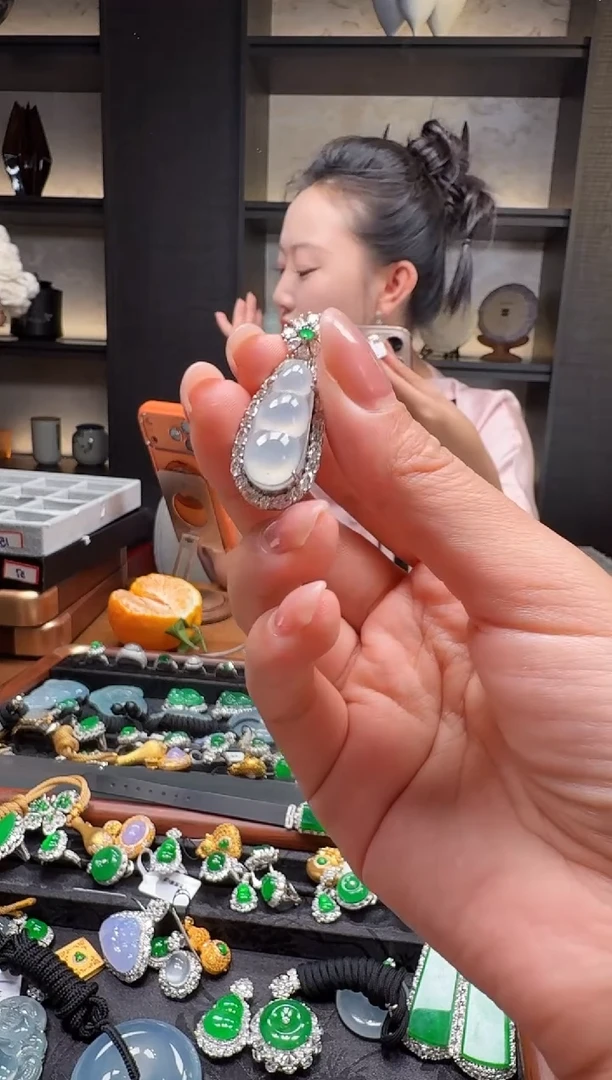 颈饰银S925镶嵌翡翠96