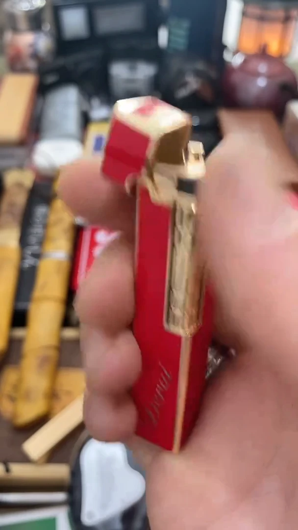 瓷片闪购商品  如图所示