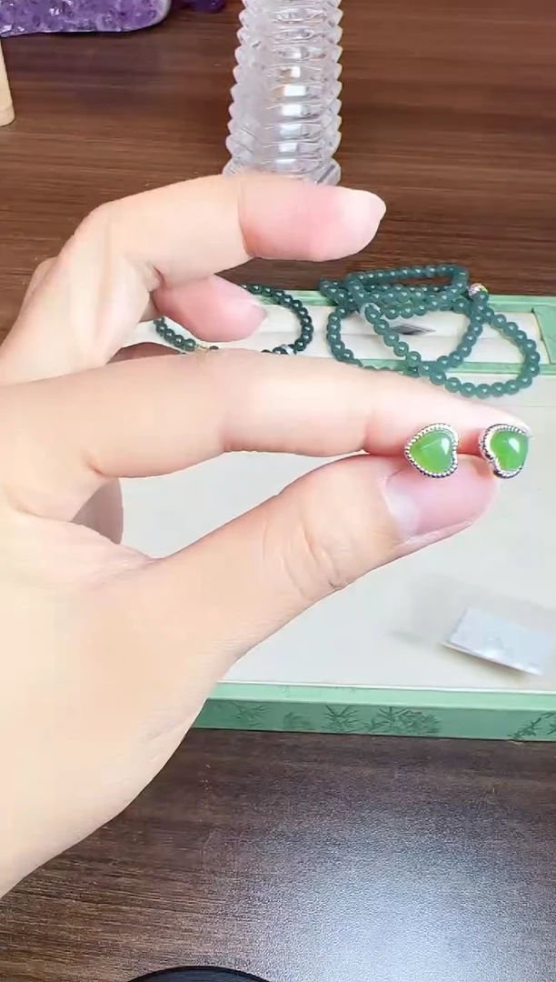 未镶嵌和田玉耳饰悦1800