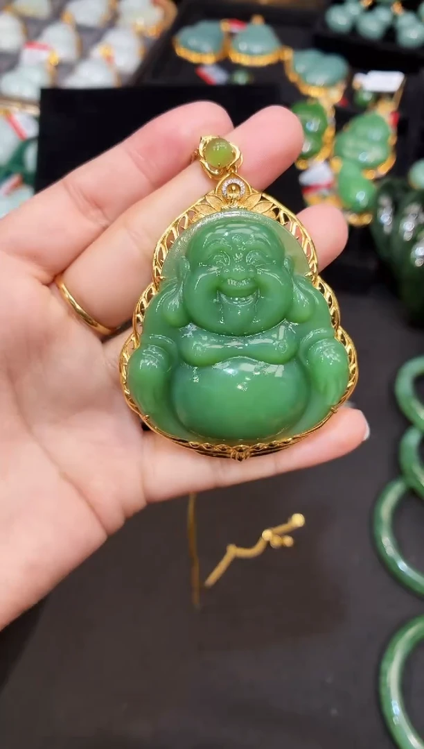 吊坠(赠链)18K金镶嵌和田玉多样性发一