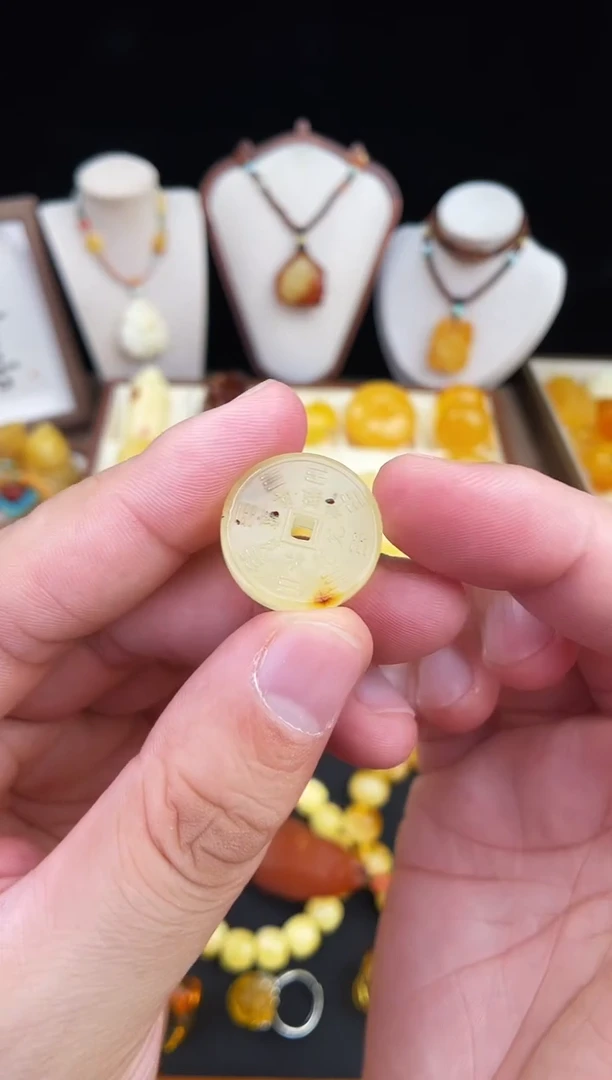 琥珀未镶嵌珠宝奇石柒月