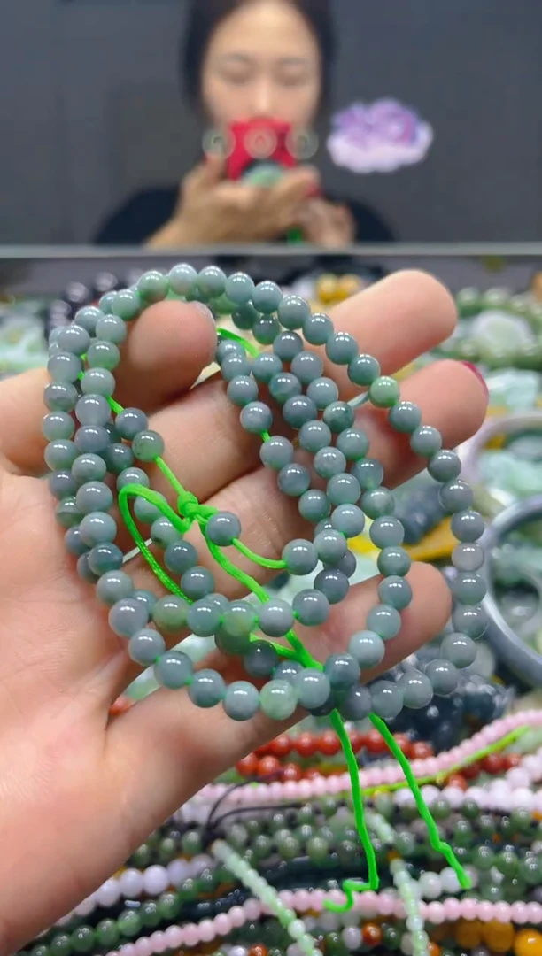 颈饰未镶嵌翡翠5MM/C/翡翠A货，一件也是批发价