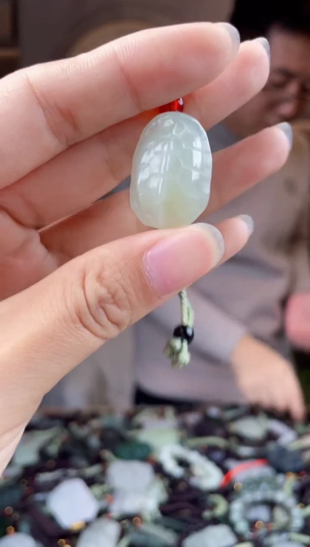 未镶嵌和田玉挂件拍一发一，多样性发货