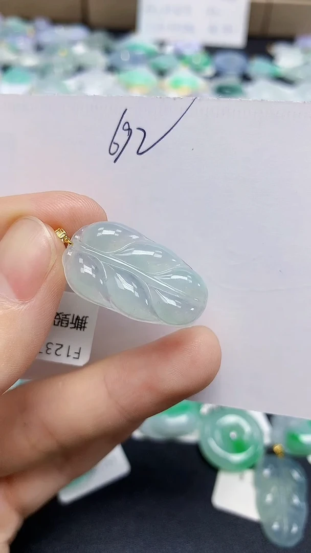 颈饰18K金镶嵌翡翠天然缅甸翡翠A货翡翠百元以上9元证书费自理