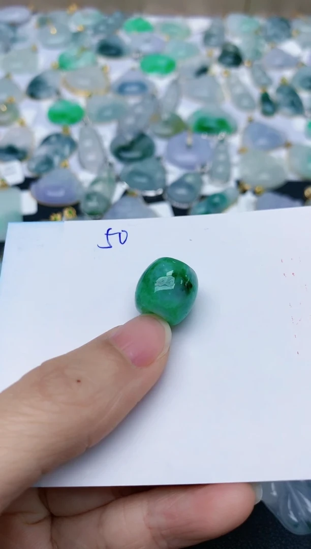 【闪购商品】翡翠颈饰未镶嵌天然翡翠A货    50