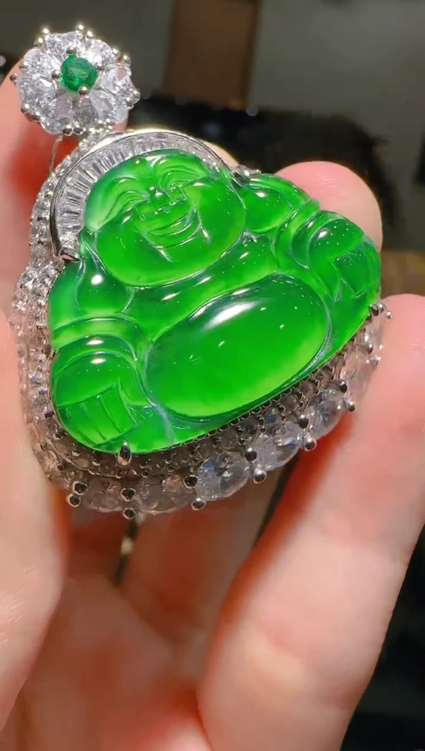 【闪购商品】翡翠吊坠(赠链)银S925镶嵌天然翡翠A货多样性发一件