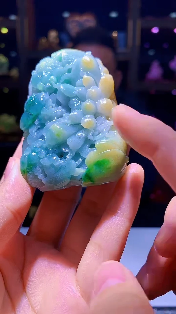 未镶嵌定制翡翠婕*8002hm-毛货挂件(赠珠链)