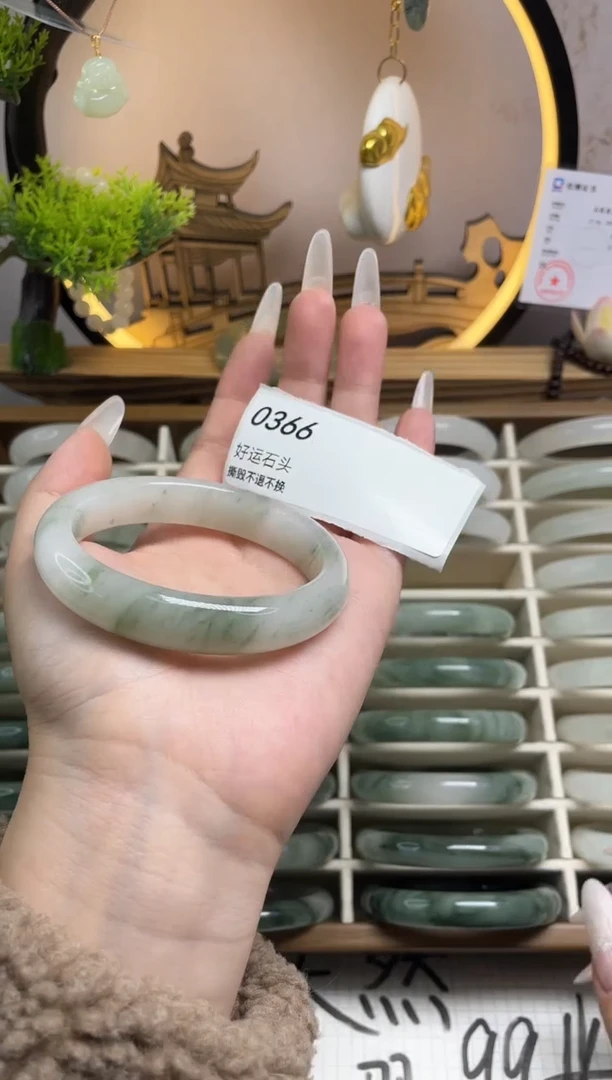 未镶嵌手镯石英质玉0366