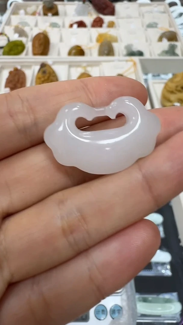 吊坠(不含链)未镶嵌石英质玉（金丝玉）金丝玉平安锁