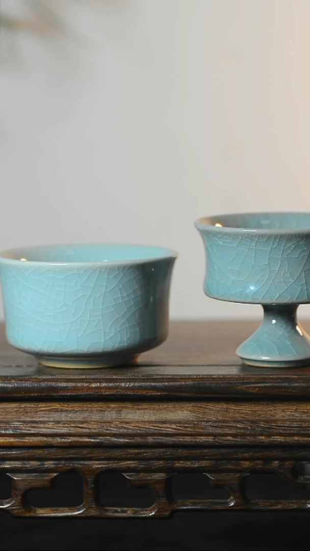 两个全品的杯子清凉寺汝瓷