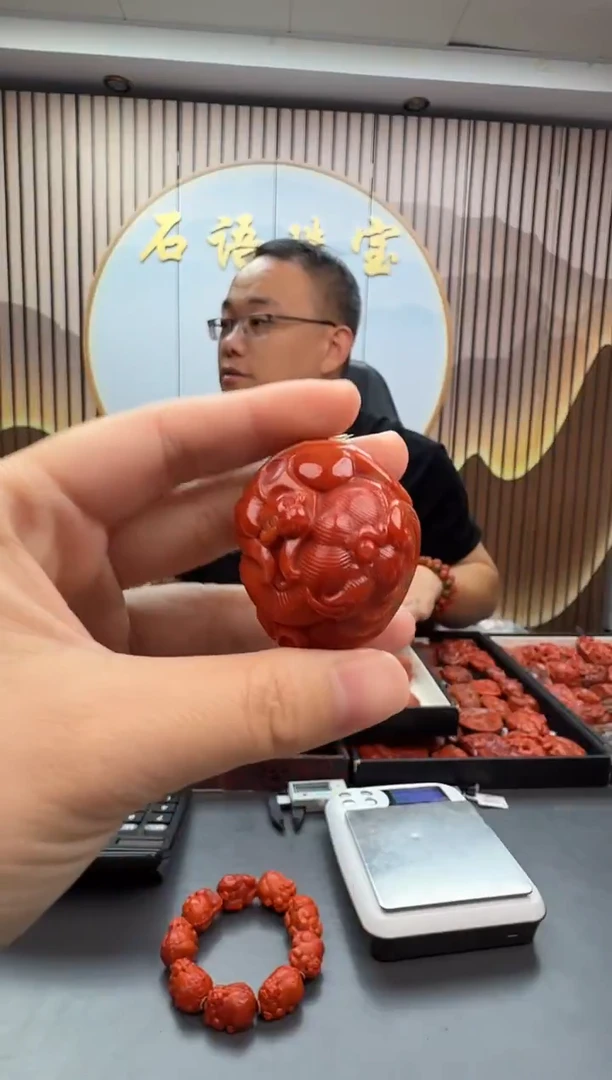 未镶嵌雕刻南红玛瑙166ZB1127产品一个