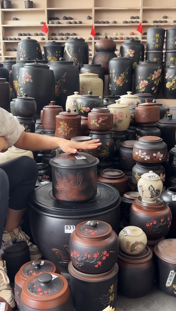 罐瑕疵茶叶罐  小五饼鼓盖荷花   387