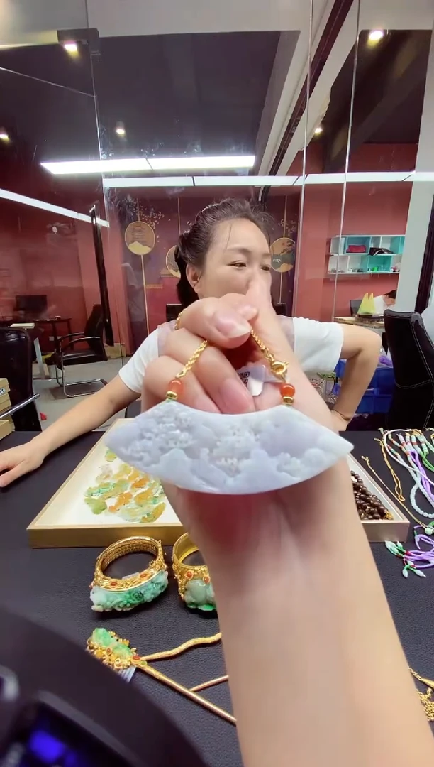 翡翠未镶嵌颈饰翡翠吊坠