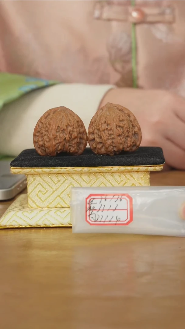 把件文玩核桃密纹狮子头