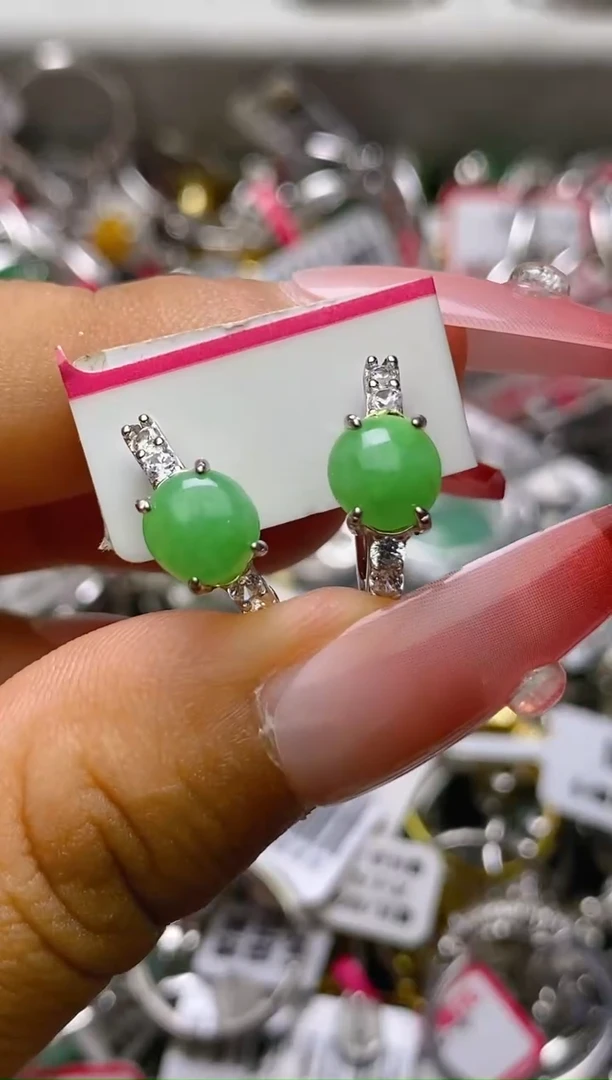 银S925镶嵌戒指翡翠百内无证书