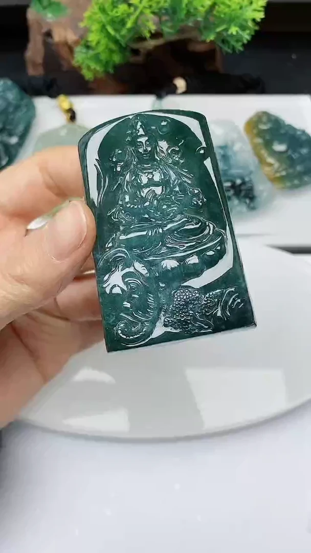 【闪购商品】翡翠颈饰未镶嵌
