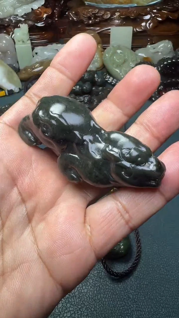 未镶嵌和田玉把件-