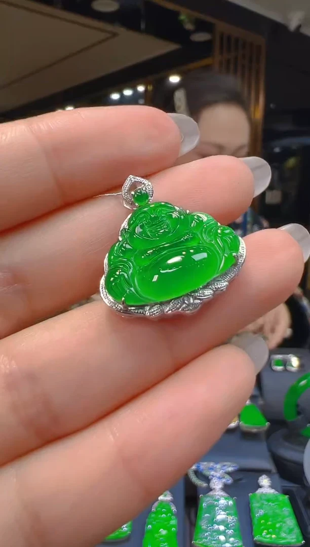 吊坠(赠链)18K金镶嵌翡翠094