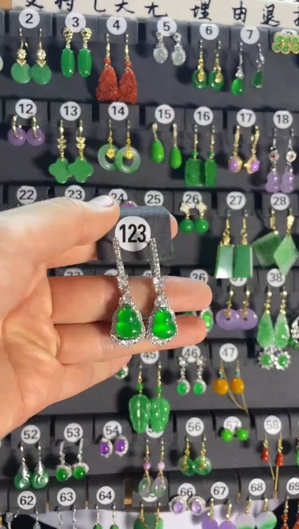 【闪购商品】翡翠耳饰银S925镶嵌123...