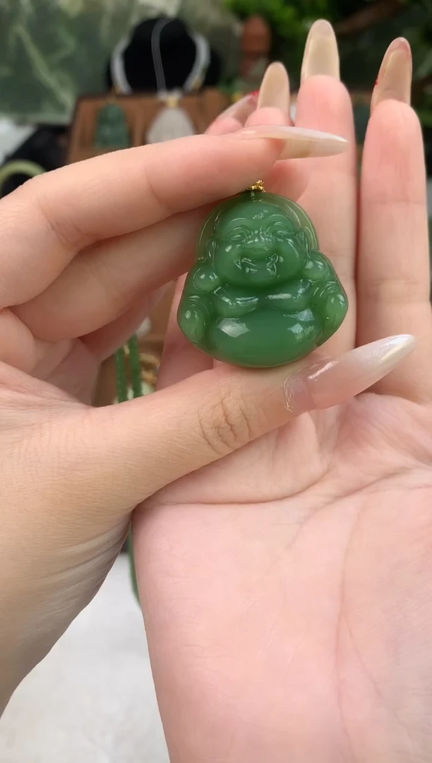 颈饰未镶嵌和田玉唱**亮吊坠