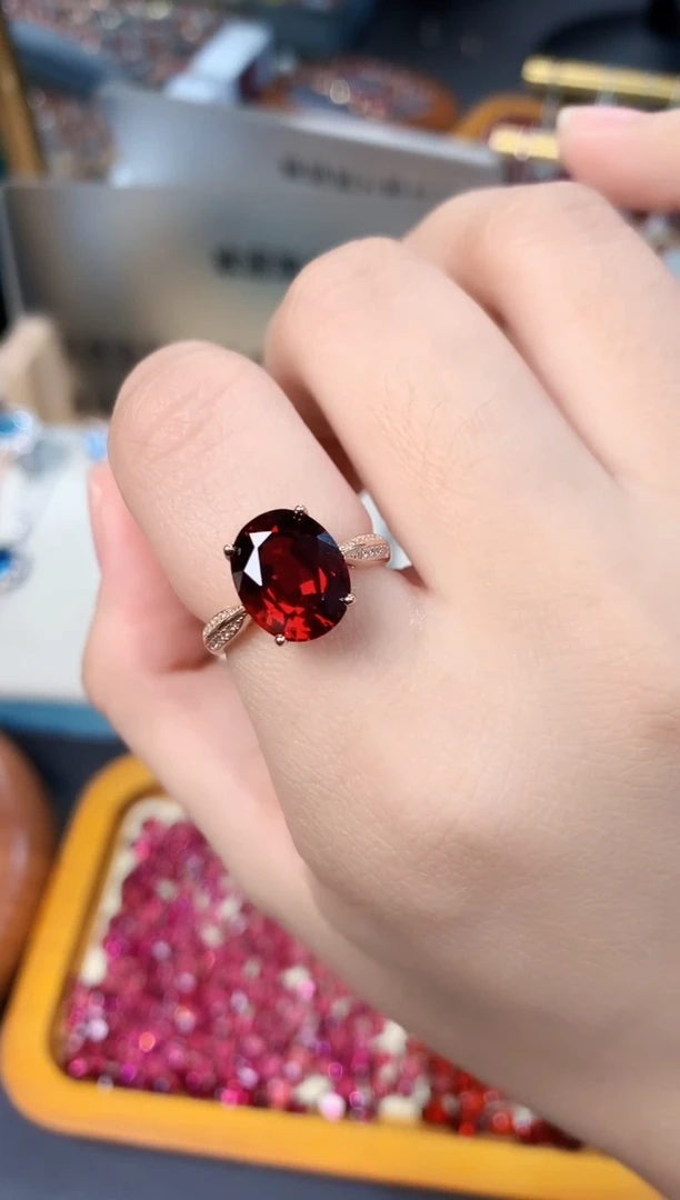 【闪购商品】石榴石戒指银S925镶嵌天然9*11